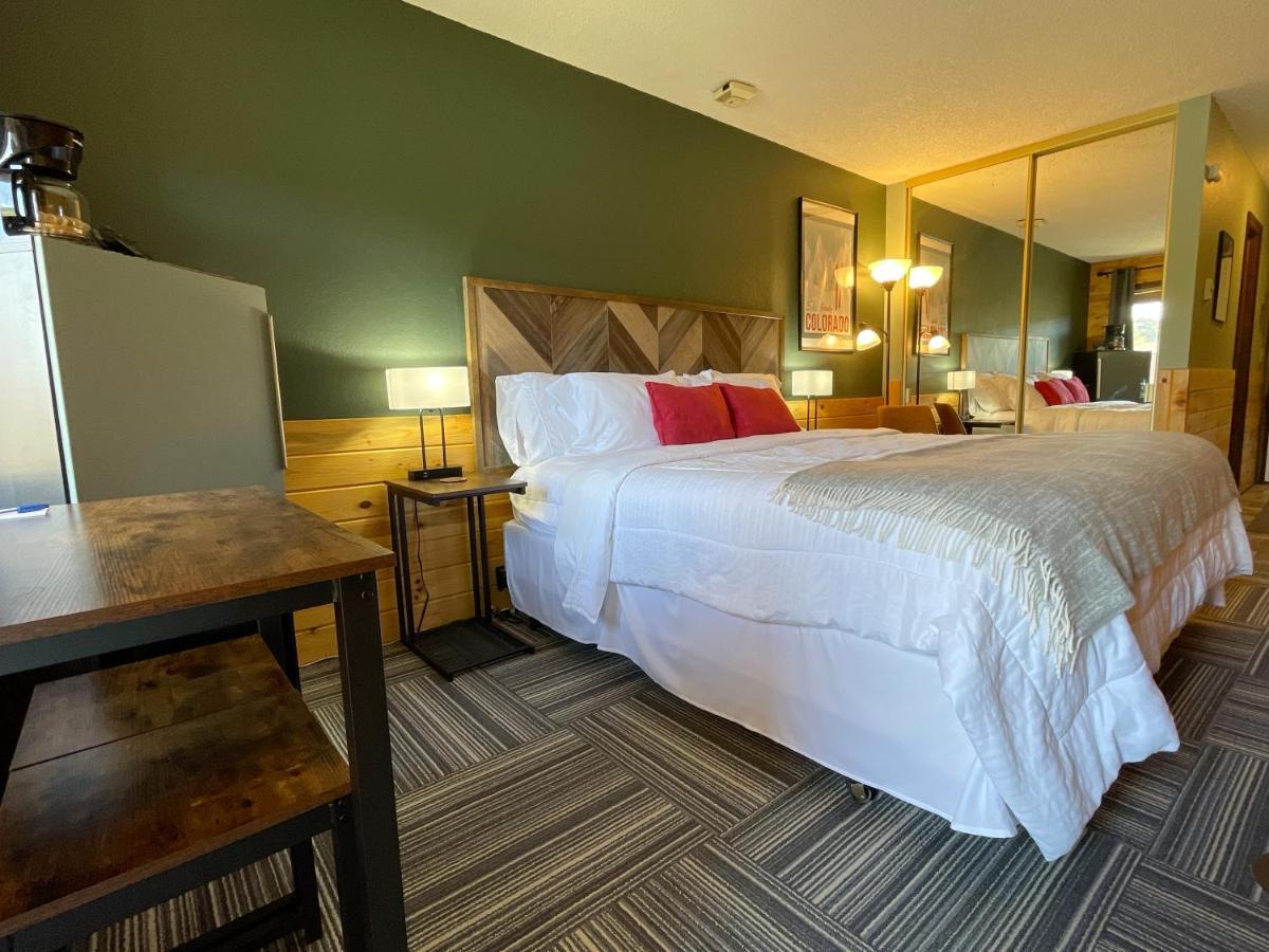 Relax, Adventure, Views, Amenities+Memories Apartment Granby Luaran gambar