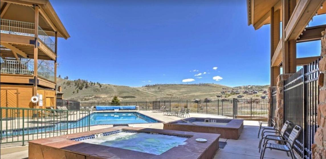 Relax, Adventure, Views, Amenities+Memories Apartment Granby Luaran gambar