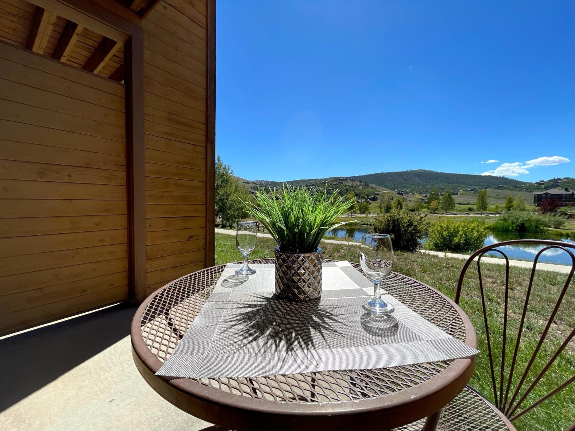 Relax, Adventure, Views, Amenities+Memories Apartment Granby Luaran gambar