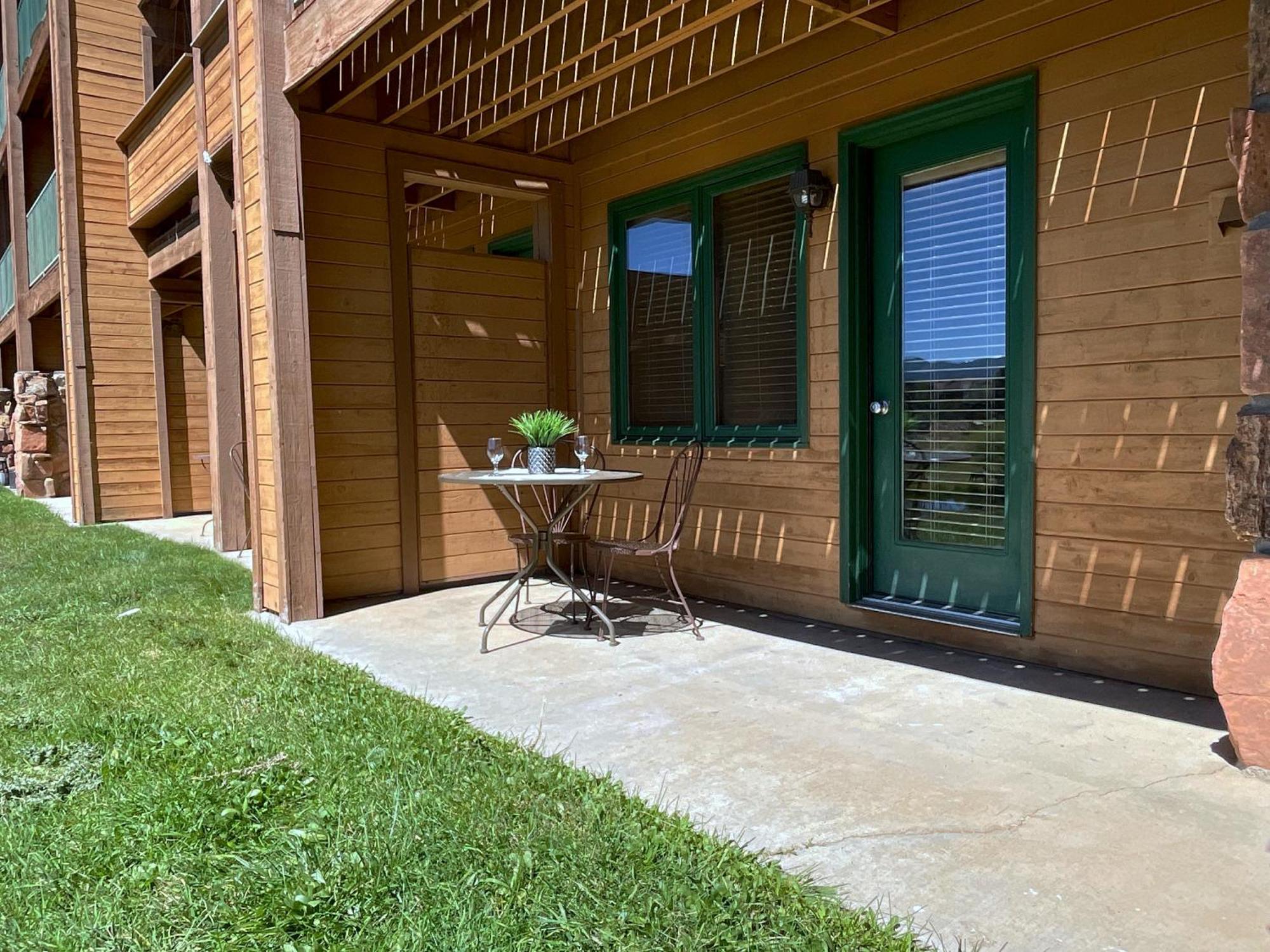 Relax, Adventure, Views, Amenities+Memories Apartment Granby Luaran gambar