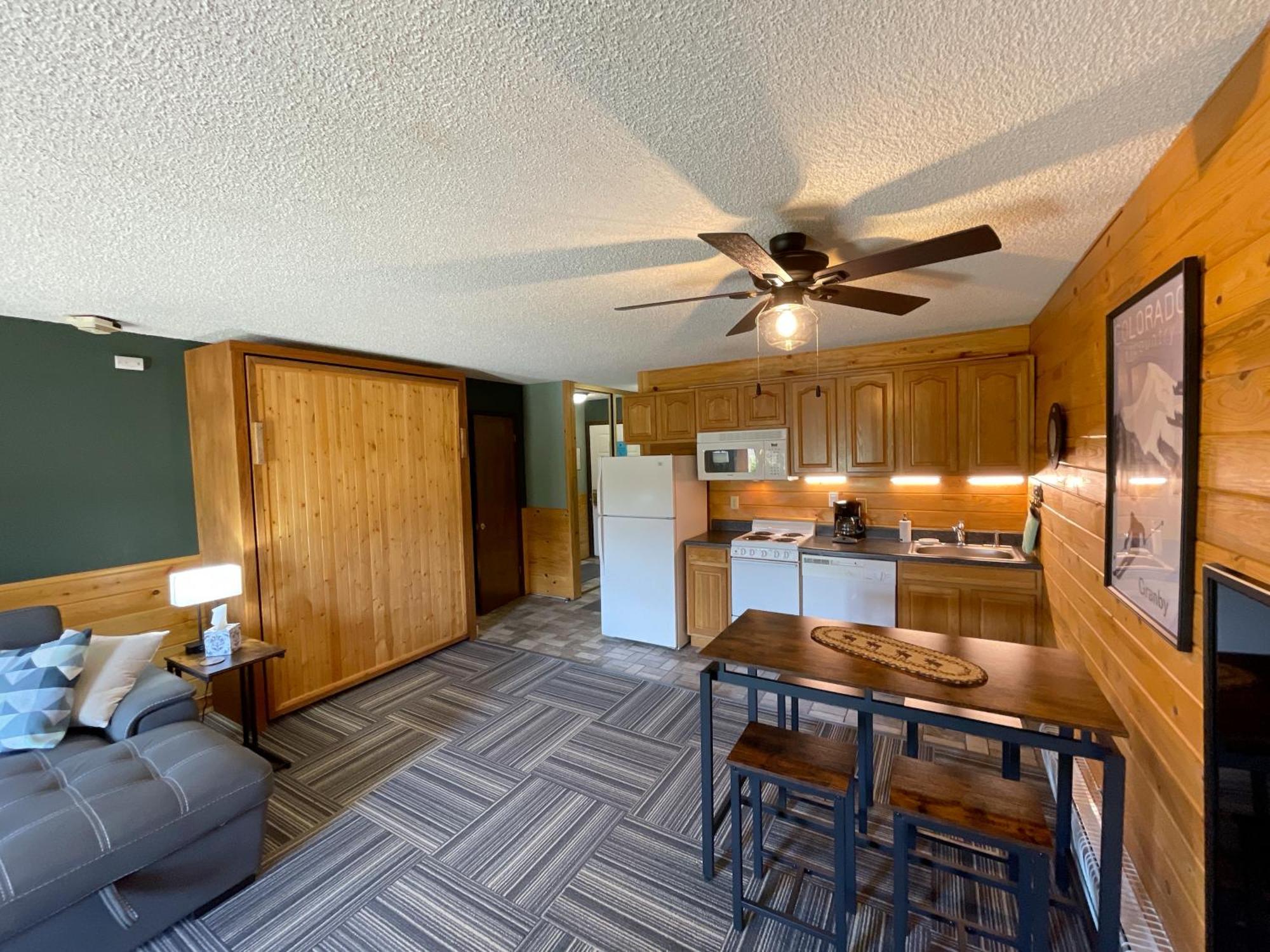Relax, Adventure, Views, Amenities+Memories Apartment Granby Luaran gambar